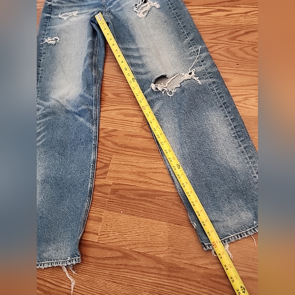 American Eagle High Rise Baggy Straight Distressed Blue Jeans. Size 8Long - Picture 6 of 13